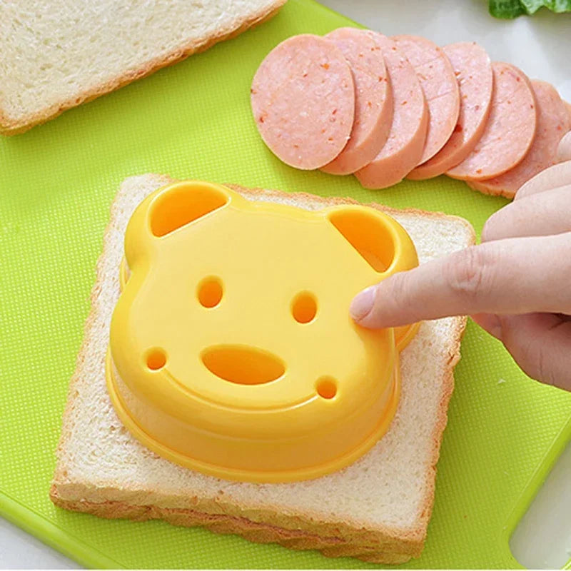 2Pcs Sandwich Mould Bear Cat Rabbit Car Shaped Bread Mold Cake Biscuit Embossing Device Crust Cookie Cutter Baking Pastry Tools